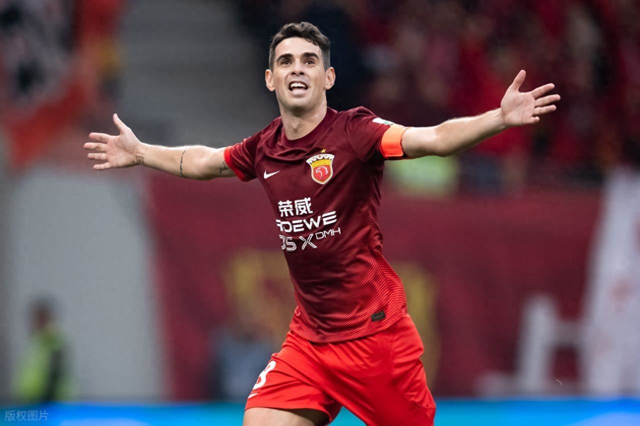 奥斯卡再次来到上港队！穆斯卡特亲自出面接待他，队友都点赞欢迎