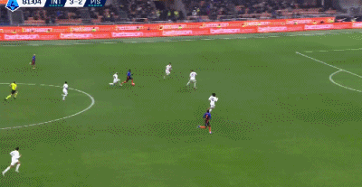 第82分钟，迪马尔科凌空弹射连打两个门柱后破门，国米4-2比萨