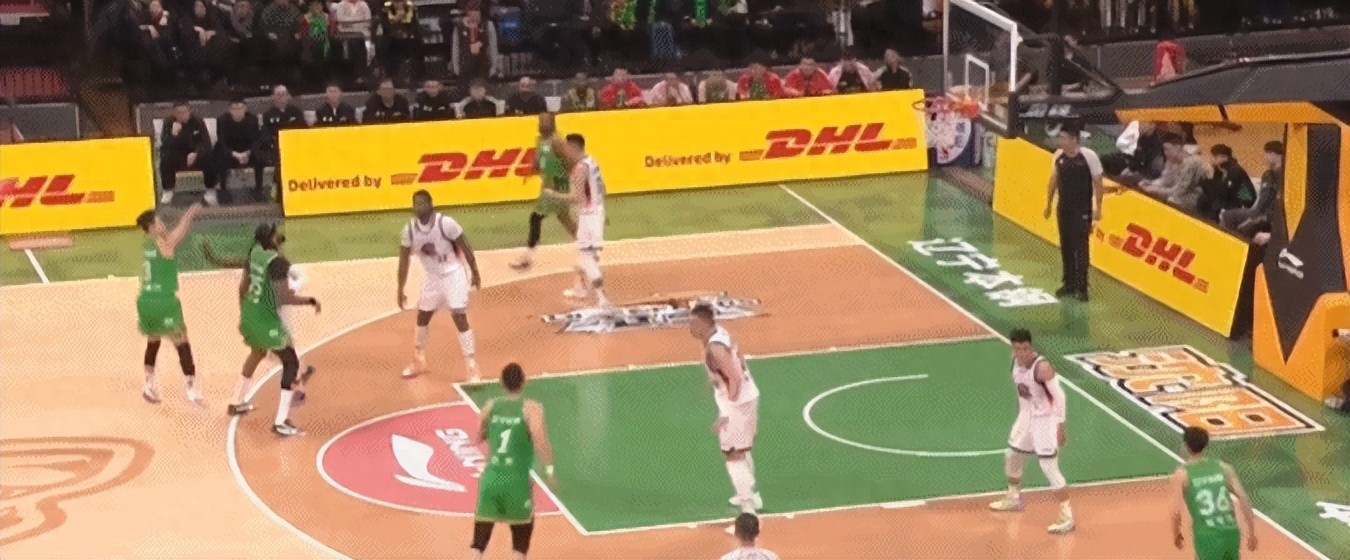 遭遇3连败！赵继伟致命失误空砍12+7+6 5人上双山东力克辽宁