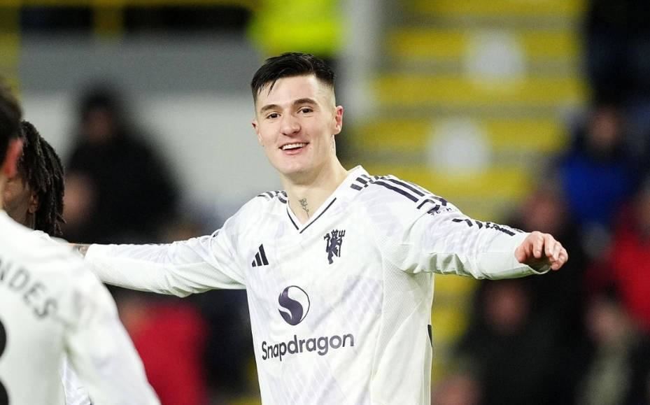  邮报：曼联内部人士将谢什科称为“最敬业的年轻球员”