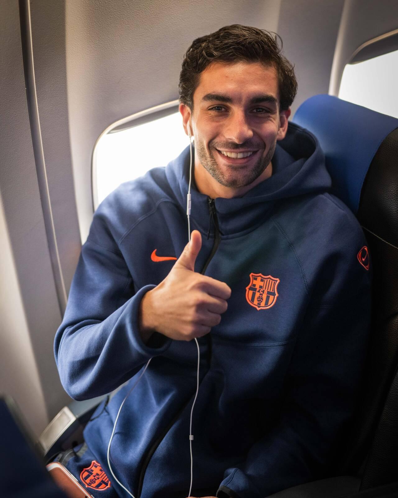 巴萨赛前发文有鲨出没，皇社赛后：看错了吧，是葡国军舰水母