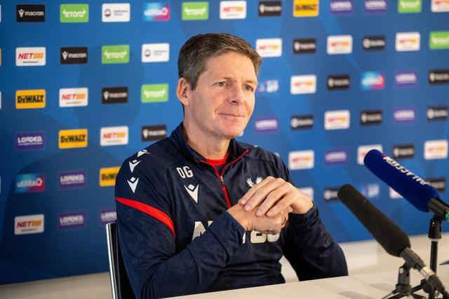 格拉斯纳:蓝军边锋很难防,埃斯特旺、加纳乔等人速度非常快