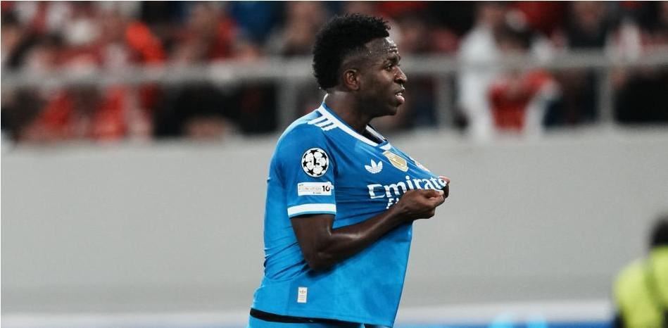 阿斯:沙特已通过中间人联系维尼修斯、萨拉赫、卡塞米罗团队