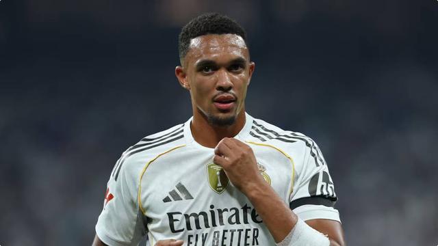 西媒称阿韦洛亚劝阿诺德夏窗离队,邮报:这一报道毫无根据