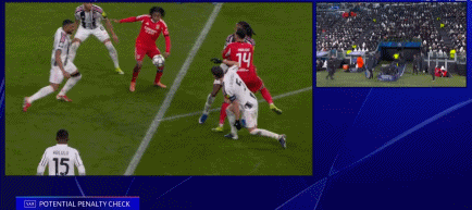 第81分钟，布雷默禁区犯规送出点球，帕夫利季斯操刀主罚失误将球打飞