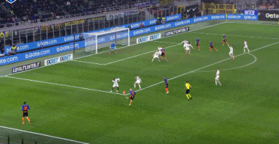 第41分钟，迪马尔科传中，劳塔罗禁区跃起头球破门，国米2-2比萨