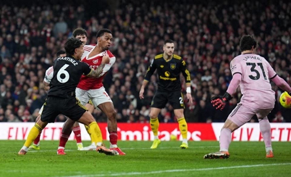 枪魔大战混乱8分钟！利马乌龙球，苏比门迪乌龙助攻，塔帅暴怒