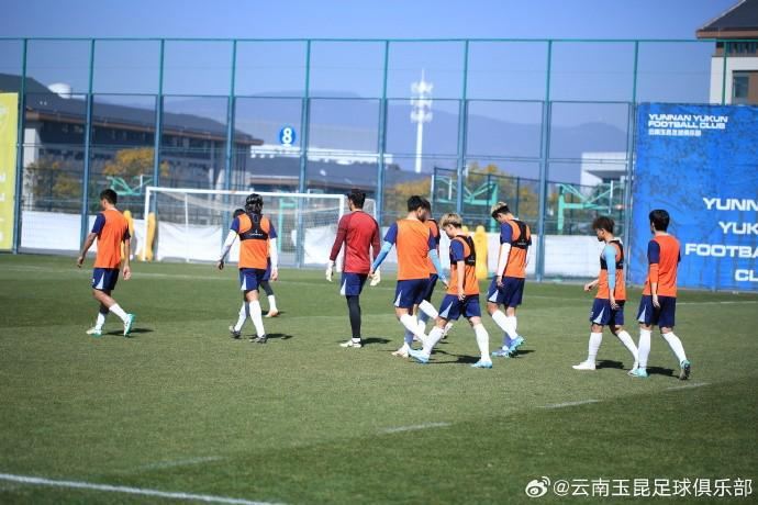 热身赛:云南玉昆1-3不敌朝鲜国家队,奥斯卡点射