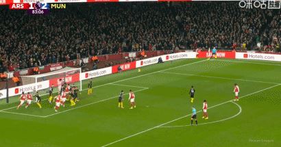 第84分钟，依旧梅超锋！梅里诺角球混战中破门扳平比分，阿森纳2-2曼联