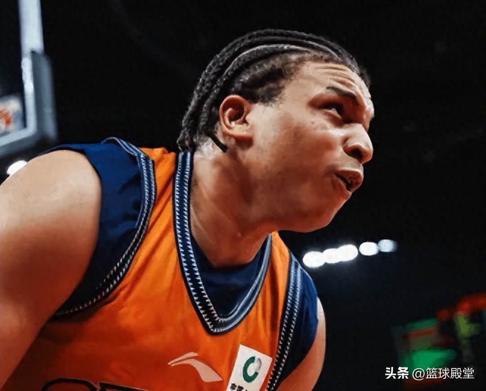 上海82-85浙江1喜2忧！内线统治力拉满，卢伟糟糕执教，2锋线迷失