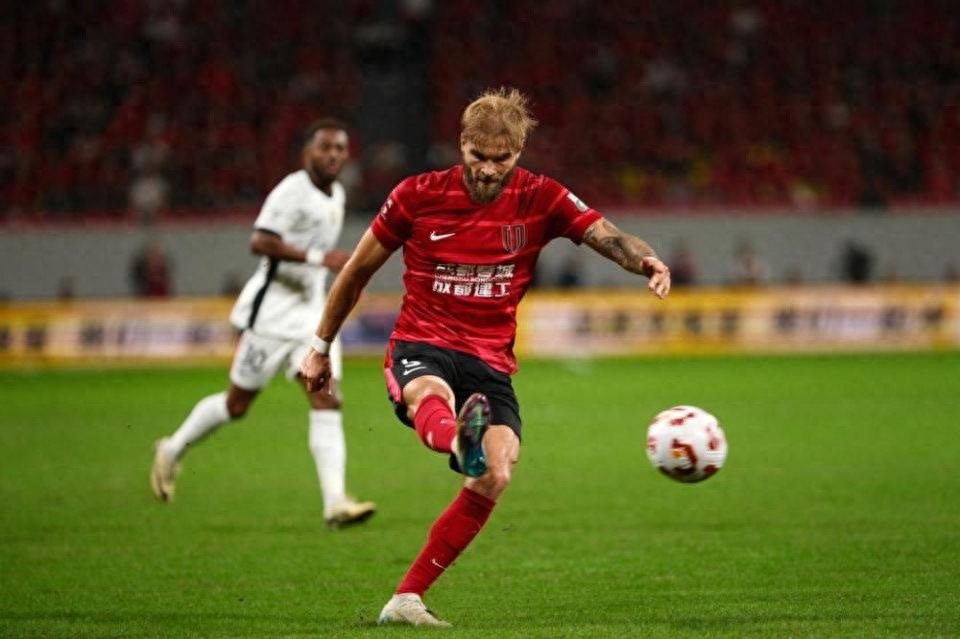 曝莱切特签约深圳新鹏城！冬窗第10签，连挖蓉城双星，联手周定洋