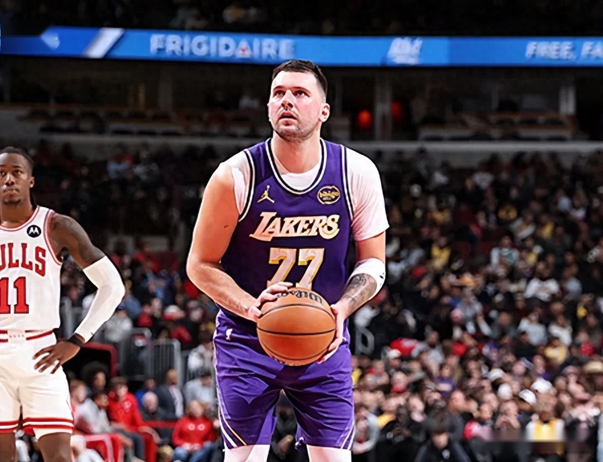 湖人入正轨！东契奇合理出手盘活全队，各配角攻守齐爆侵略性拉满