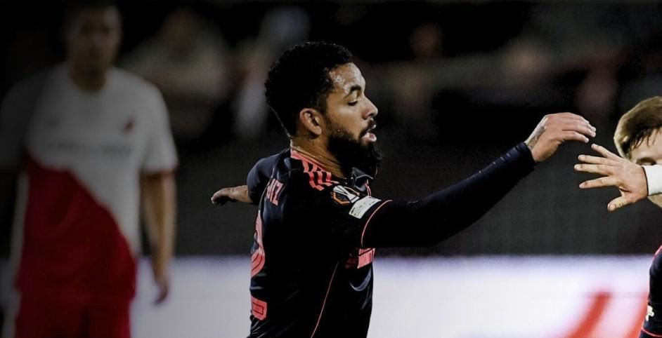 天空体育：若维拉想买断道格拉斯-路易斯，转会费不会高