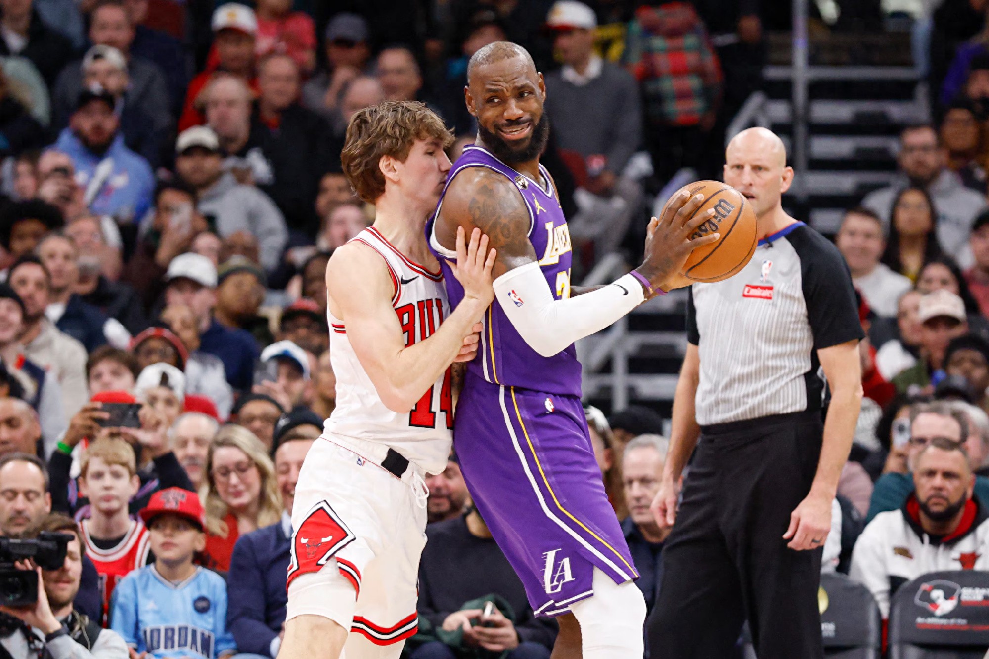 湖人胜公牛还有好消息！里夫斯即将复出，激活艾顿真要靠他了吗？