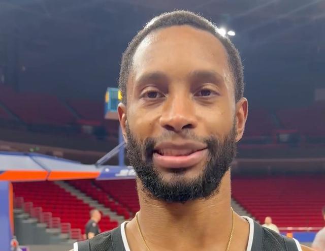  弗格：上一场比赛我们自己出了问题；生日愿望是今晚拿下广州