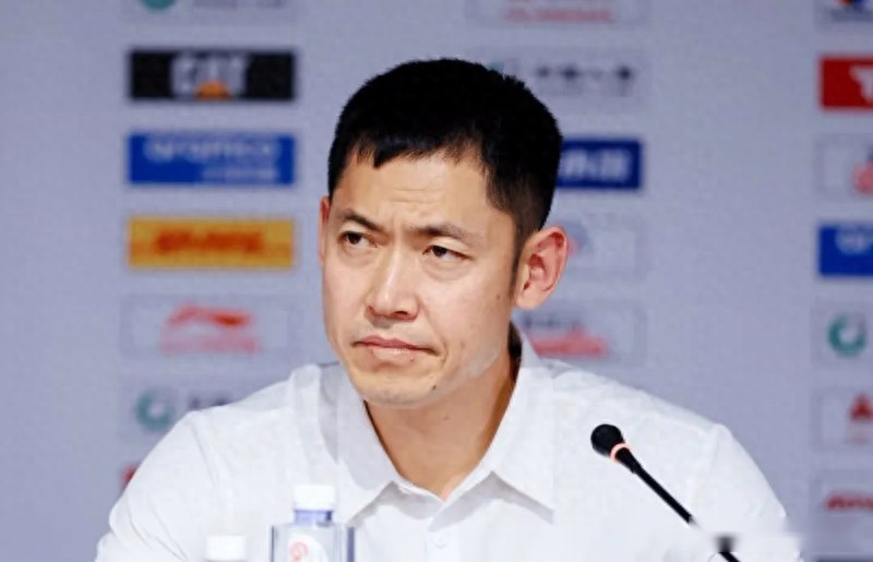 胜北京发布会！张庆鹏直指廖三宁调整+2将伤势，邹雨宸点出精气神