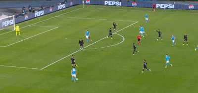  第43分钟，逆转比分，霍伊伦门前抢点破门，切尔西1-2那不勒斯