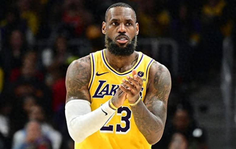  单赛季拿3000分有多难？科比0次 詹姆斯0次 唯独他3次