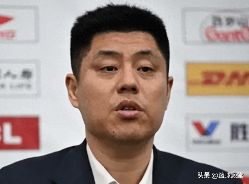  输广东发布会！潘江不满防守+态度问题，刘传兴回应腰伤不舒服！