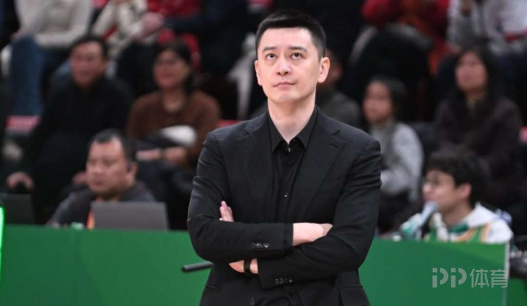  官方：杨鸣因个人身体原因请辞 助教乌戈代理主教练职责