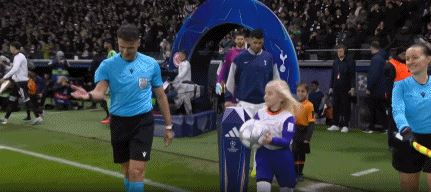 半场战报：热刺0-0法兰克福，哈维-西蒙斯进球被吹