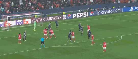  第45+6分钟，楚阿梅尼送点，帕夫利季斯点射破门，皇马1-2