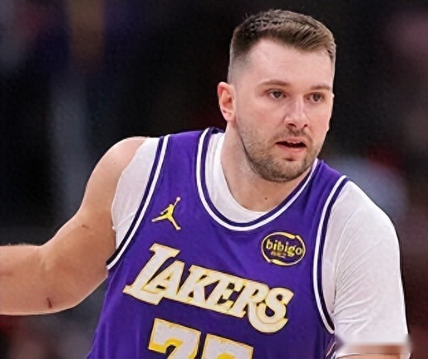 湖人129-118公牛3喜1忧!东契奇+八村垒拾最佳状态,放弃艾顿吧!