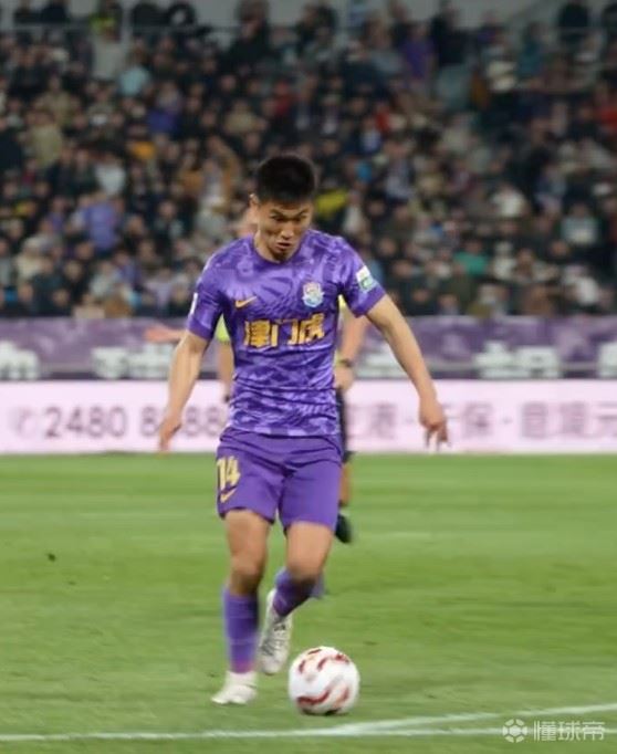 马德兴：邵佳一重视身体和力量训练；队内认为黄嘉辉是新发现