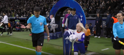 半场战报:热刺0-0法兰克福,哈维-西蒙斯进球被吹