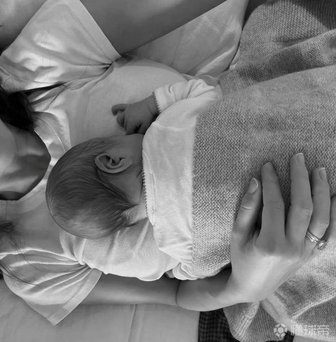 恭喜！克里斯滕森与妻子迎来第三个孩子，并取名为“诺亚”