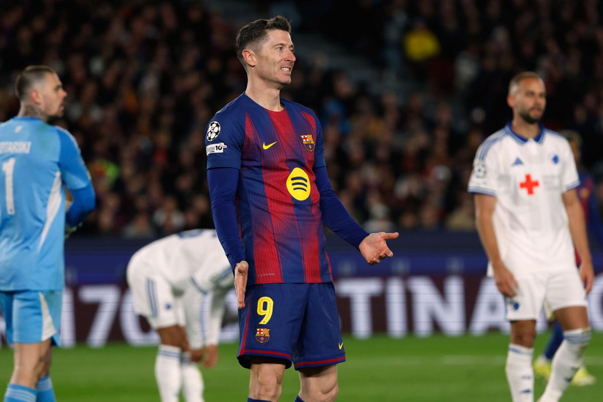  莱万：踢单刀时受到大风影响；造点前没完成射门是因被犯规