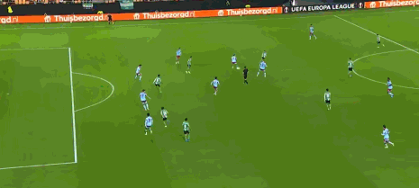 半场战报：贝蒂斯2-0费耶诺德，安东尼传射，阿布德破门