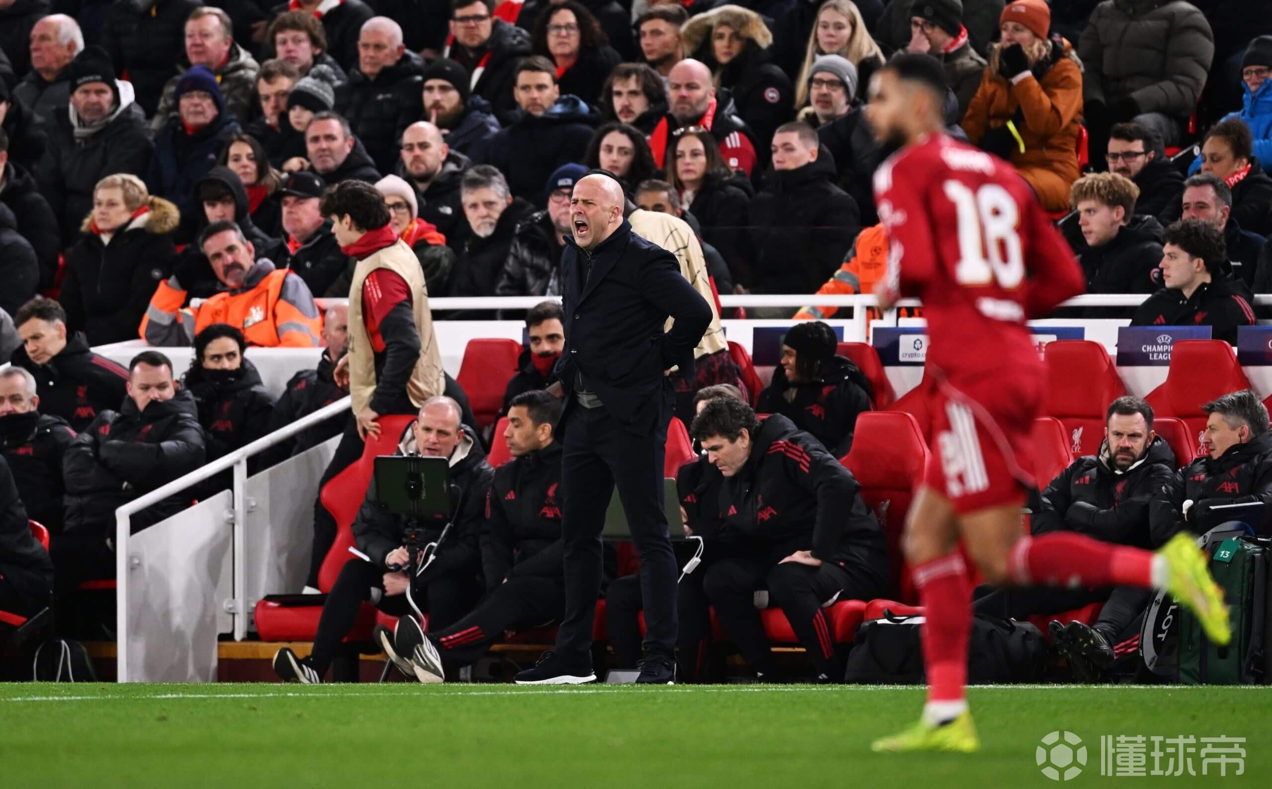 TA：红军认为当前没有合适的交易；斯洛特与休斯关系依然稳固