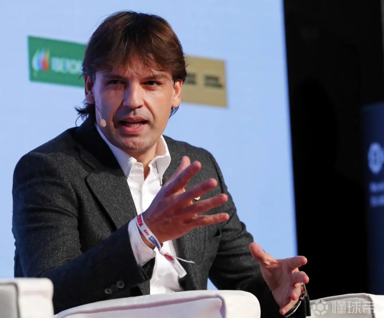 莫伦特斯:当前皇马很多球员状态不佳;豪门主帅要学会放权