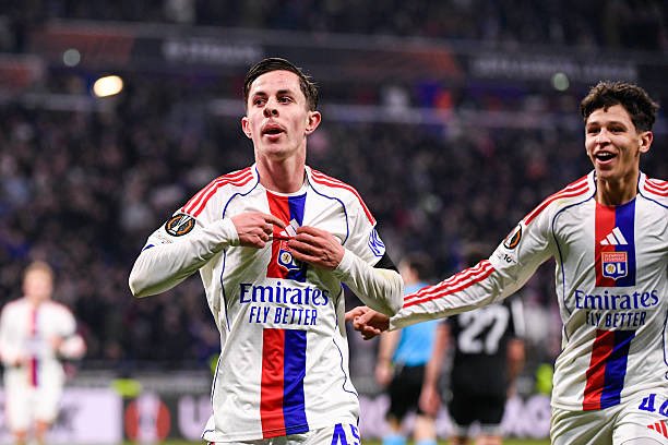 学霸、纪录创造者&未来之星：认识里昂17岁前锋安贝尔