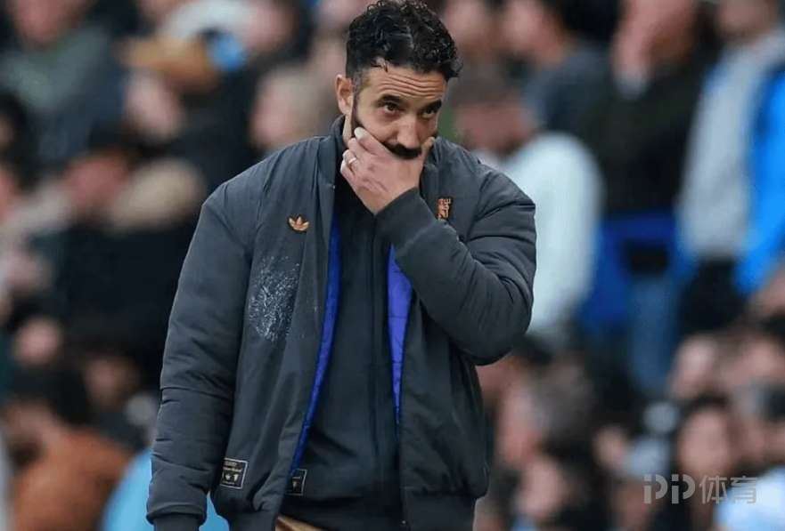 太阳报:阿莫林离任后在孩子学校家长群发消息告别 并赠送礼物