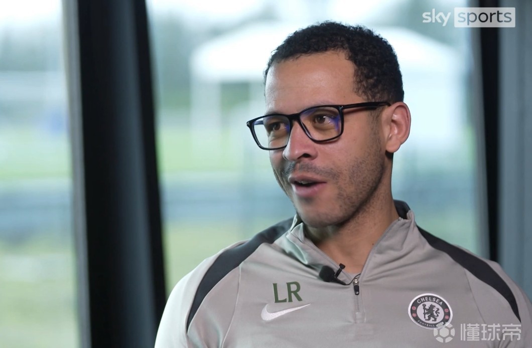 罗塞尼尔:我不玩社媒,但我的孩子看到我的梗图会发来笑话我