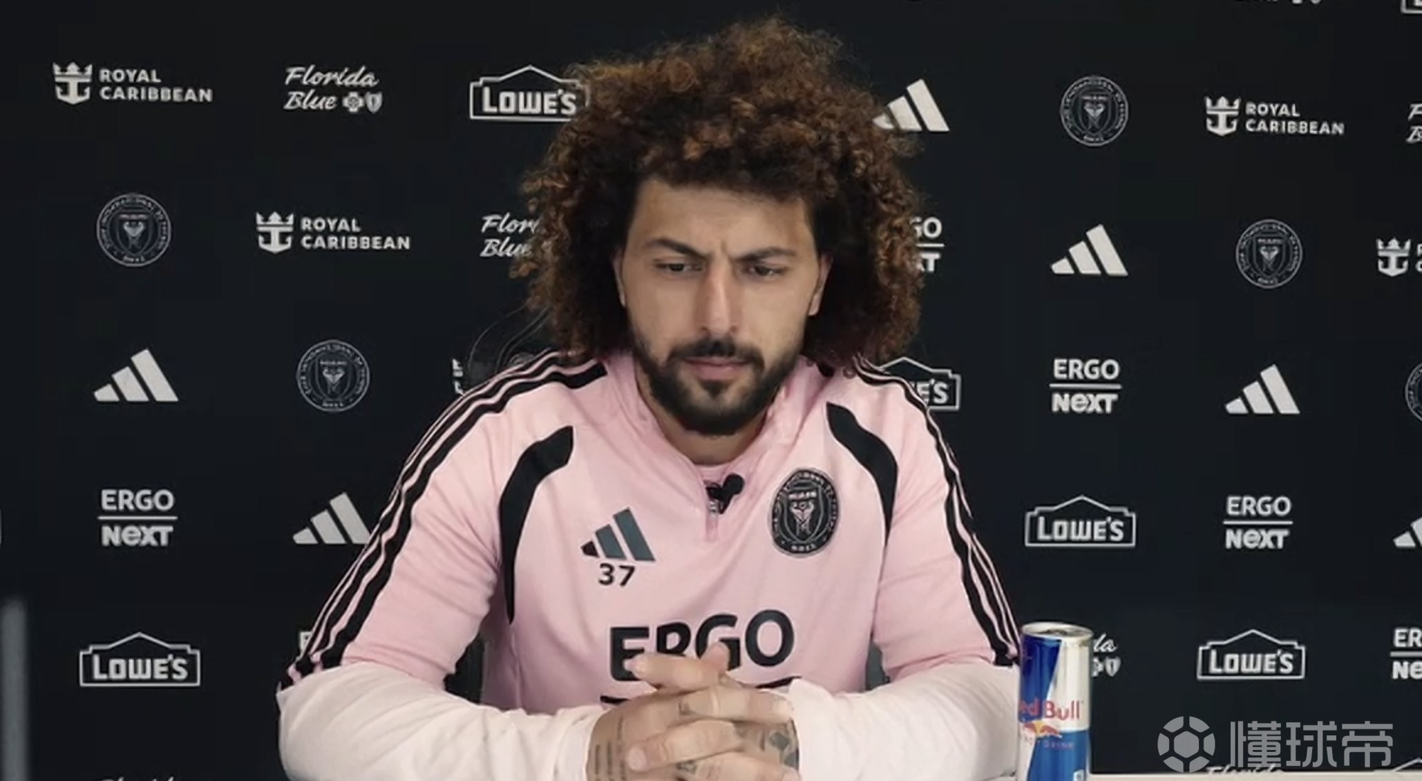 法尔孔:梅西一直是我的偶像,对我来说他是史上最佳