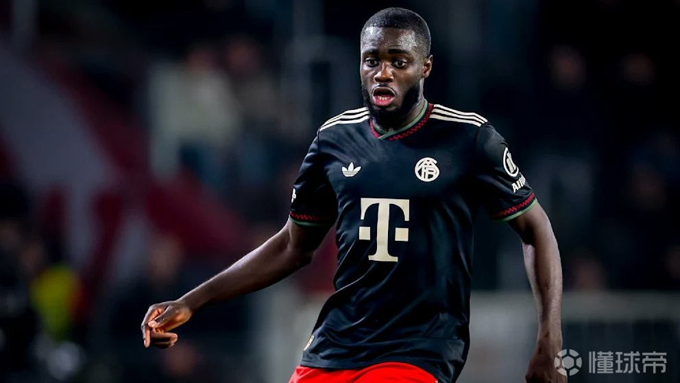 法尔克：拜仁给于帕2000万年薪+2000万签字费，要求周日前答复