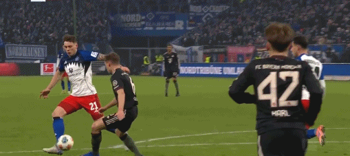 拜仁两度中框2-2汉堡,凯恩破门,迪亚斯替补建功