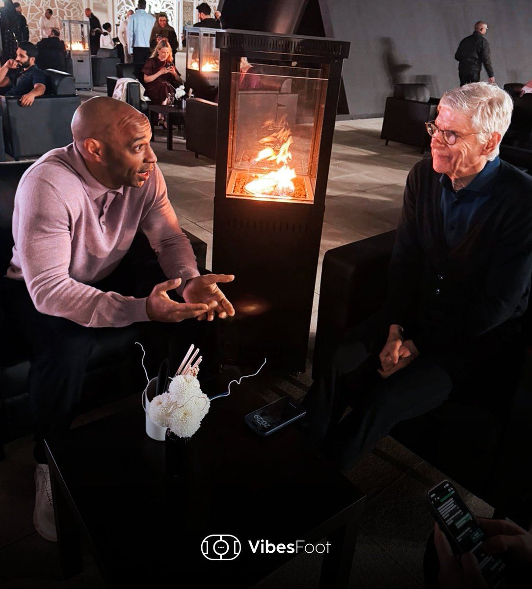 表演赛：阿森纳传奇师徒亨利和温格再相逢