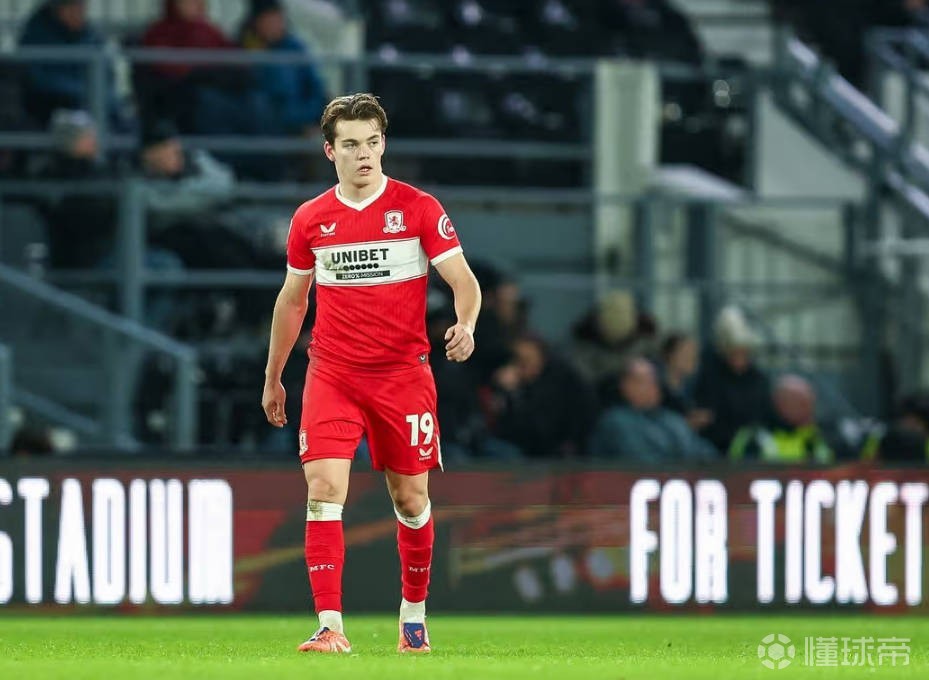 曼晚：尼潘在米堡机会减少，曼城考虑召回他让他跟一线队训练