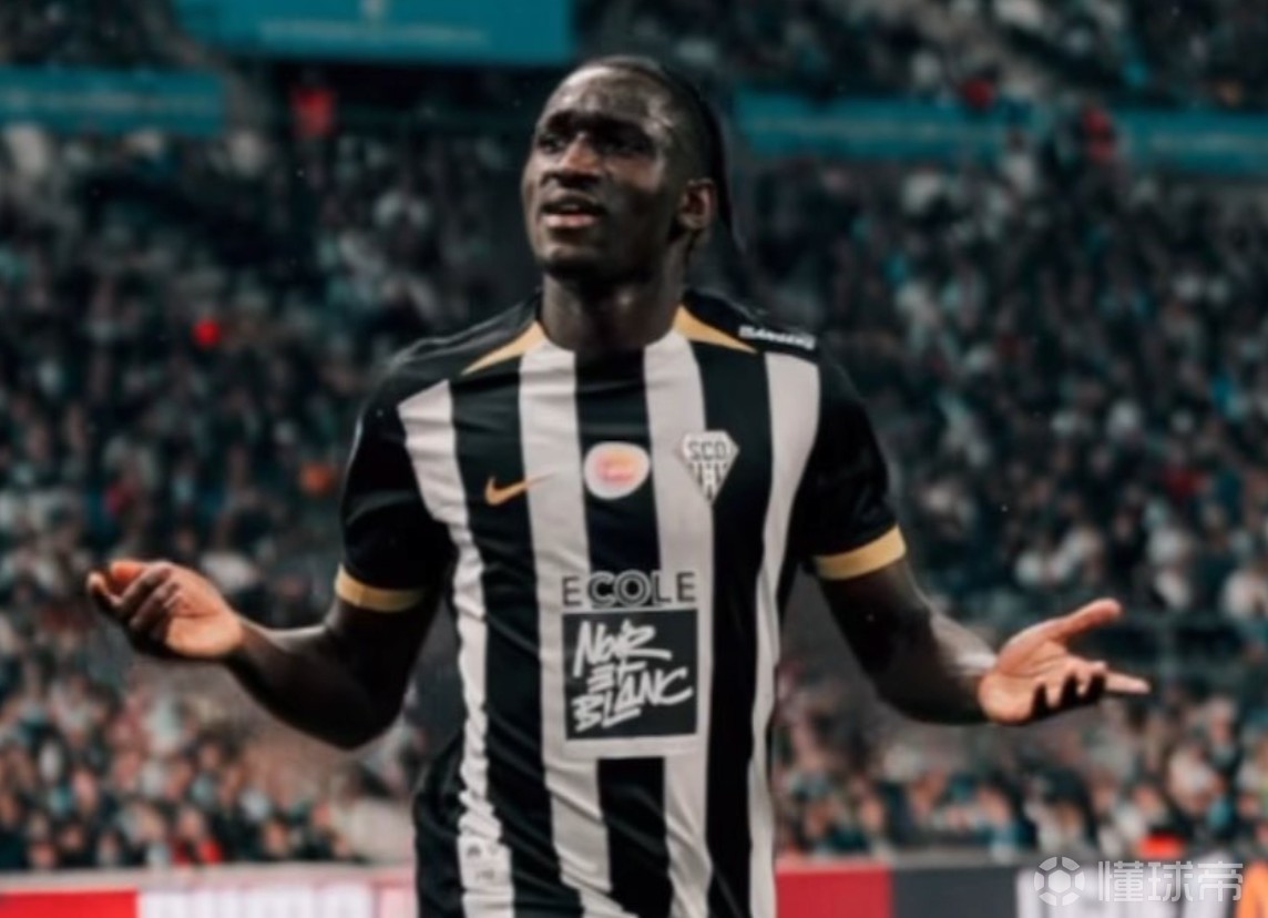 罗马诺：费内巴切接近租借+2200万强制买断签昂热前锋谢里夫