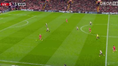 第43分钟，三分钟两球，埃基蒂克低射远角梅开二度，利物浦2-1纽卡