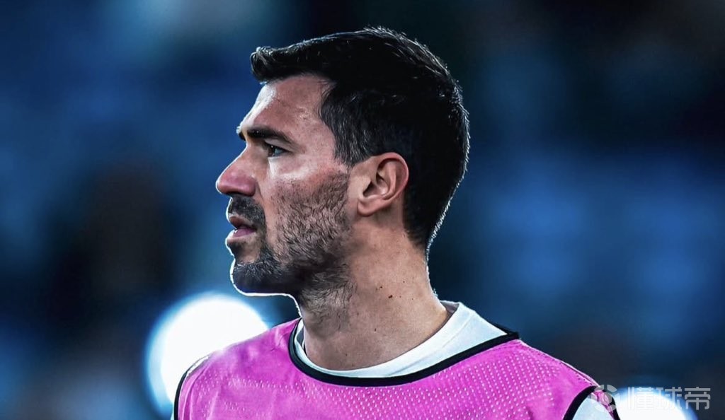  记者：转会失败让罗马尼奥利错失600万年薪，球员对此很愤怒