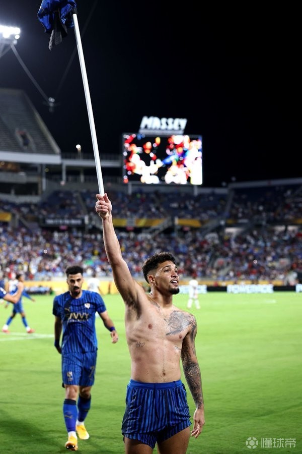 莫雷托：马竞有意租借马科斯-莱昂纳多，正在与新月谈判