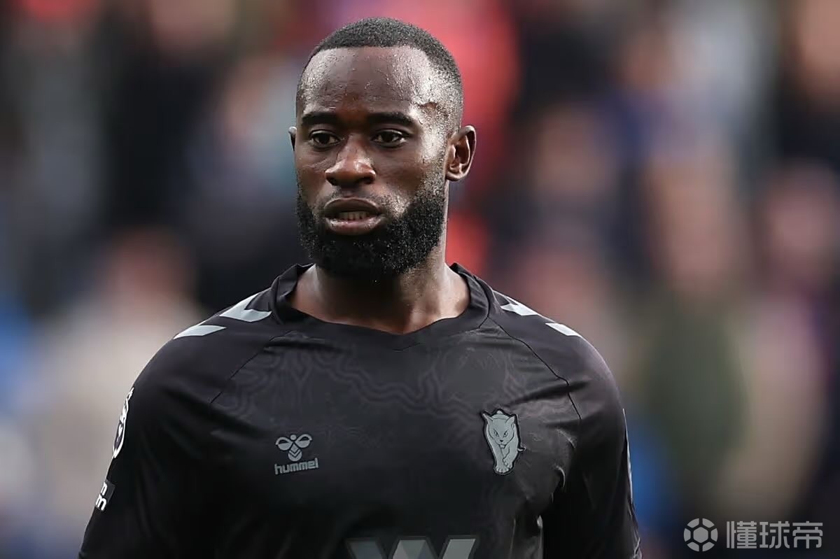 记者：利物浦不打算签下海特勒伊达，乔-戈麦斯接近康复