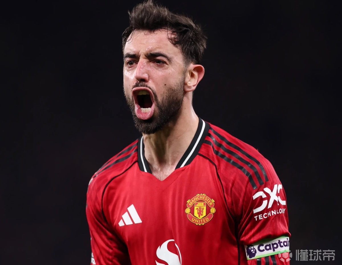 B费向皇马自荐？罗马诺：完全是假新闻，他在曼联很开心