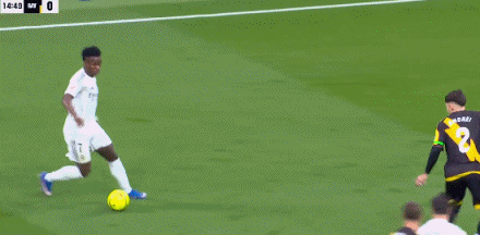 维尼修斯1v3兜射破门 皇马1-0领先巴列卡诺