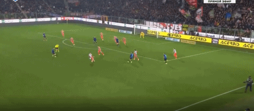 第31分钟，泽林斯基轰出一记世界波，国米2-0克雷莫内塞